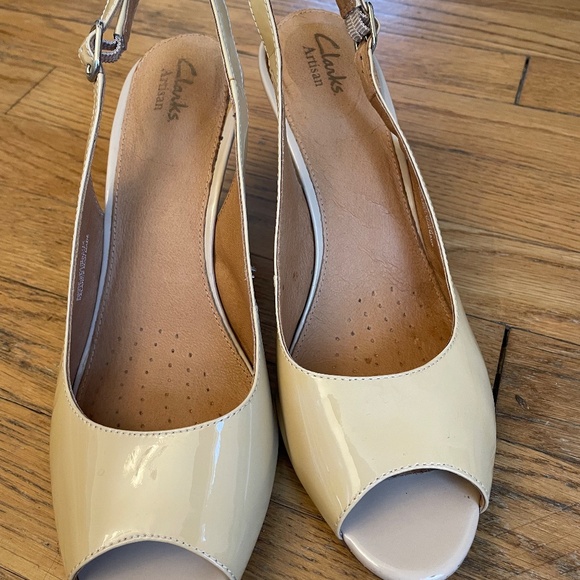 Clarks Nude Slingback Heels - Picture 2 of 7